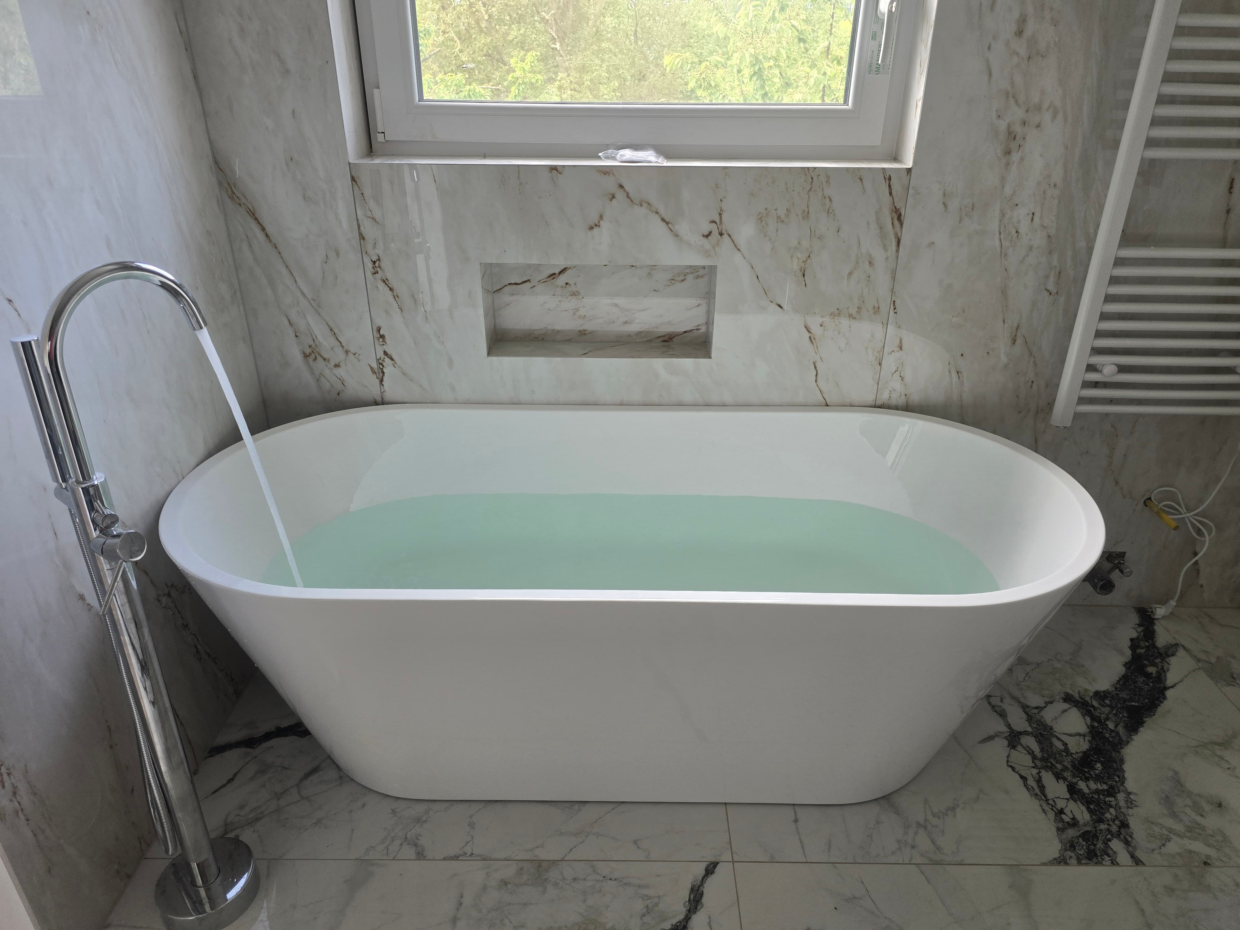 Baignoire ilot marbre blanc Bruxelles